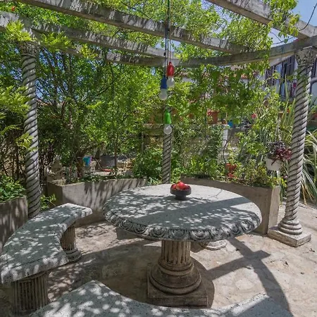 Apartment Secret Garden Poreč