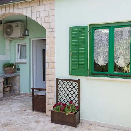Apartment Secret Garden Porec