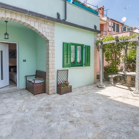 Secret Garden Apartment Porec